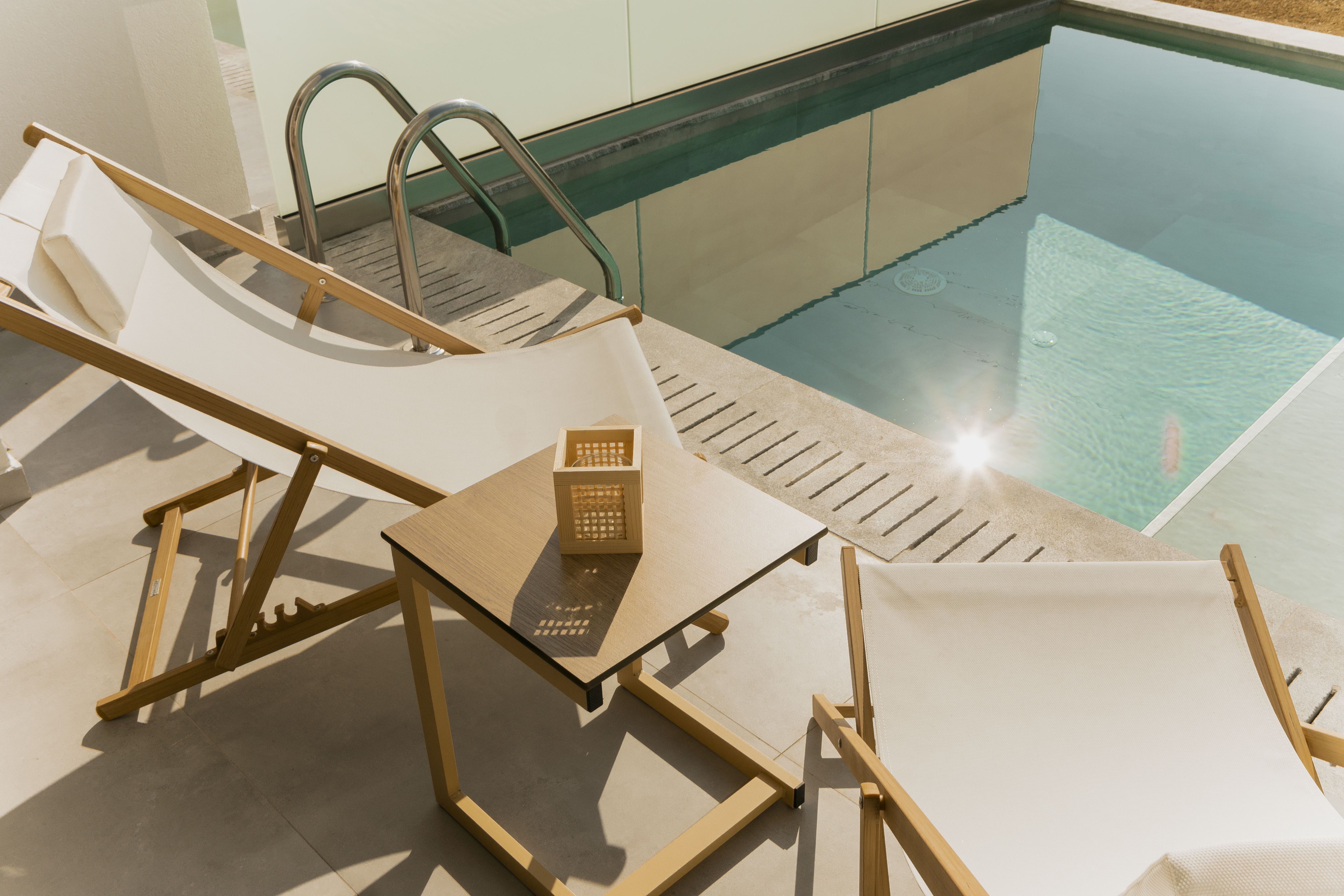 Junior Suite 3.1 with a private pool