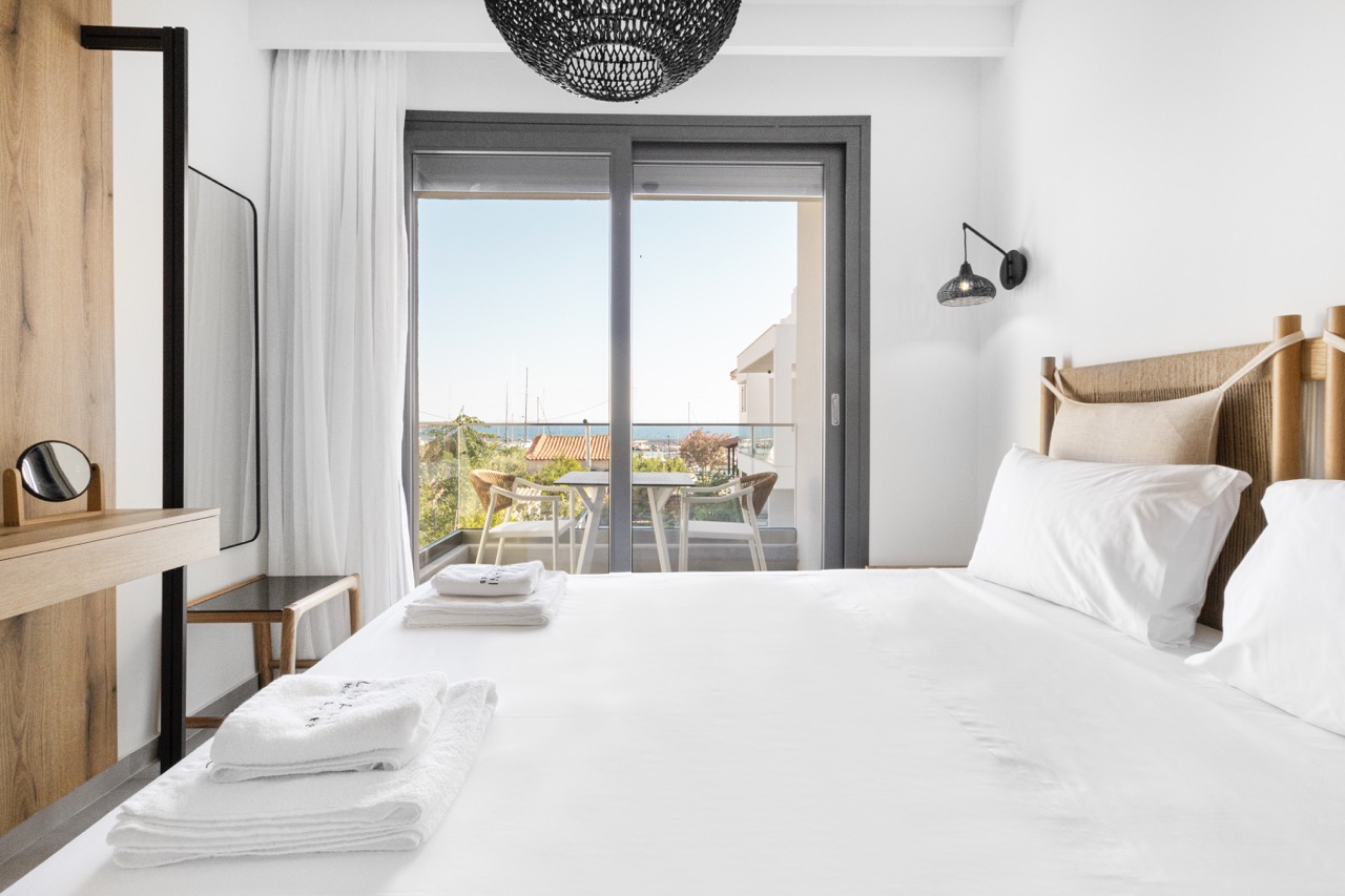 Junior Suite with marina view 7.2